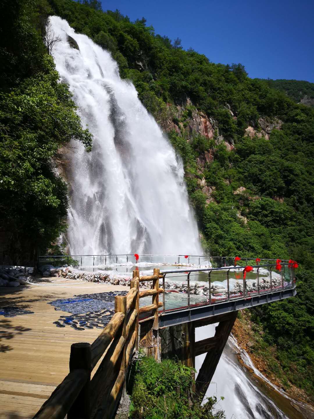 岳西彩虹瀑布觀景臺(tái)承載力試驗(yàn)